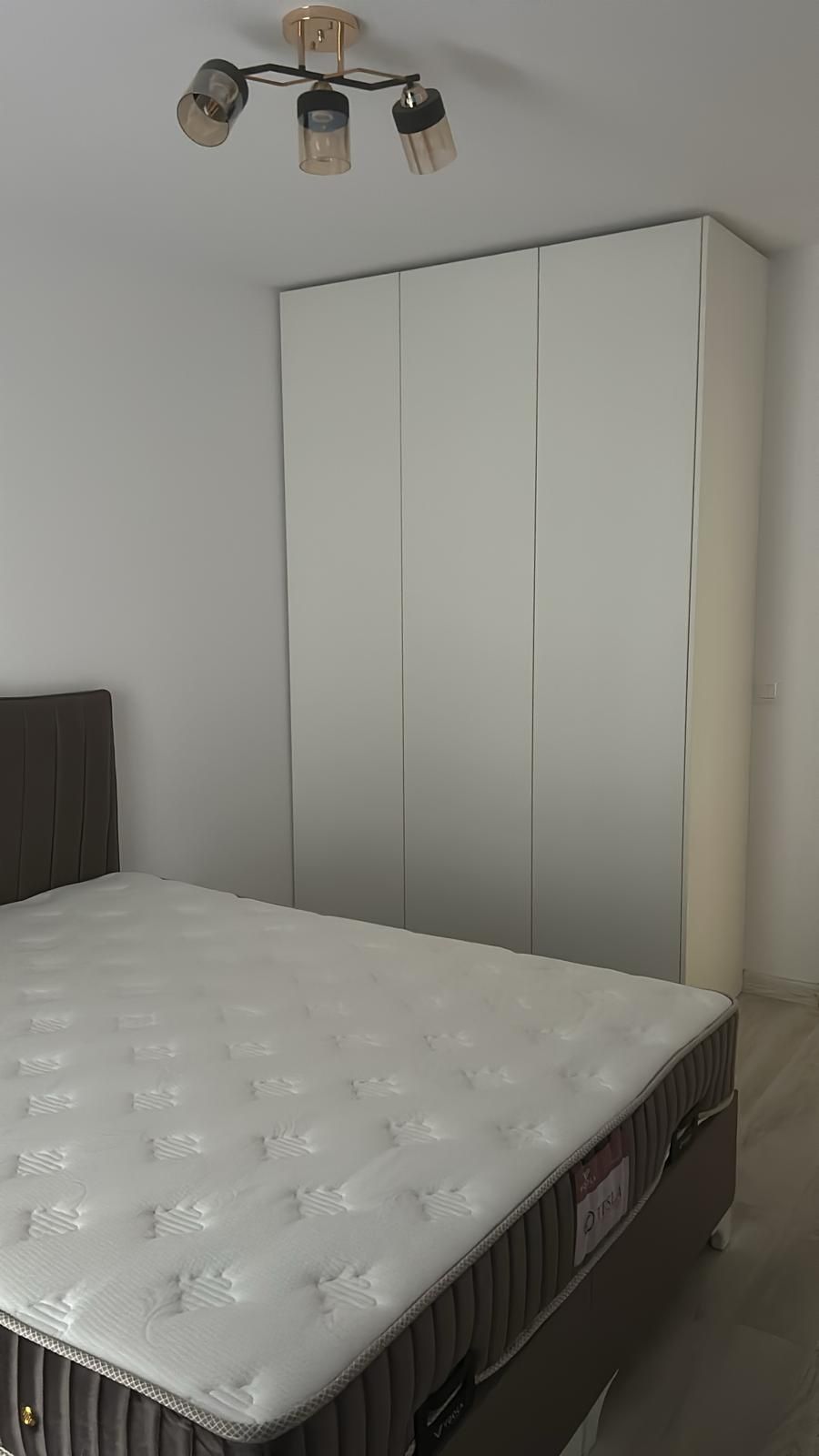 Ofer spre închiriere apartament cu doua camere