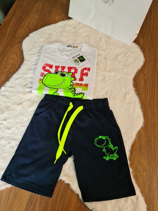 Спортни екипчета- тениска с къси панталони