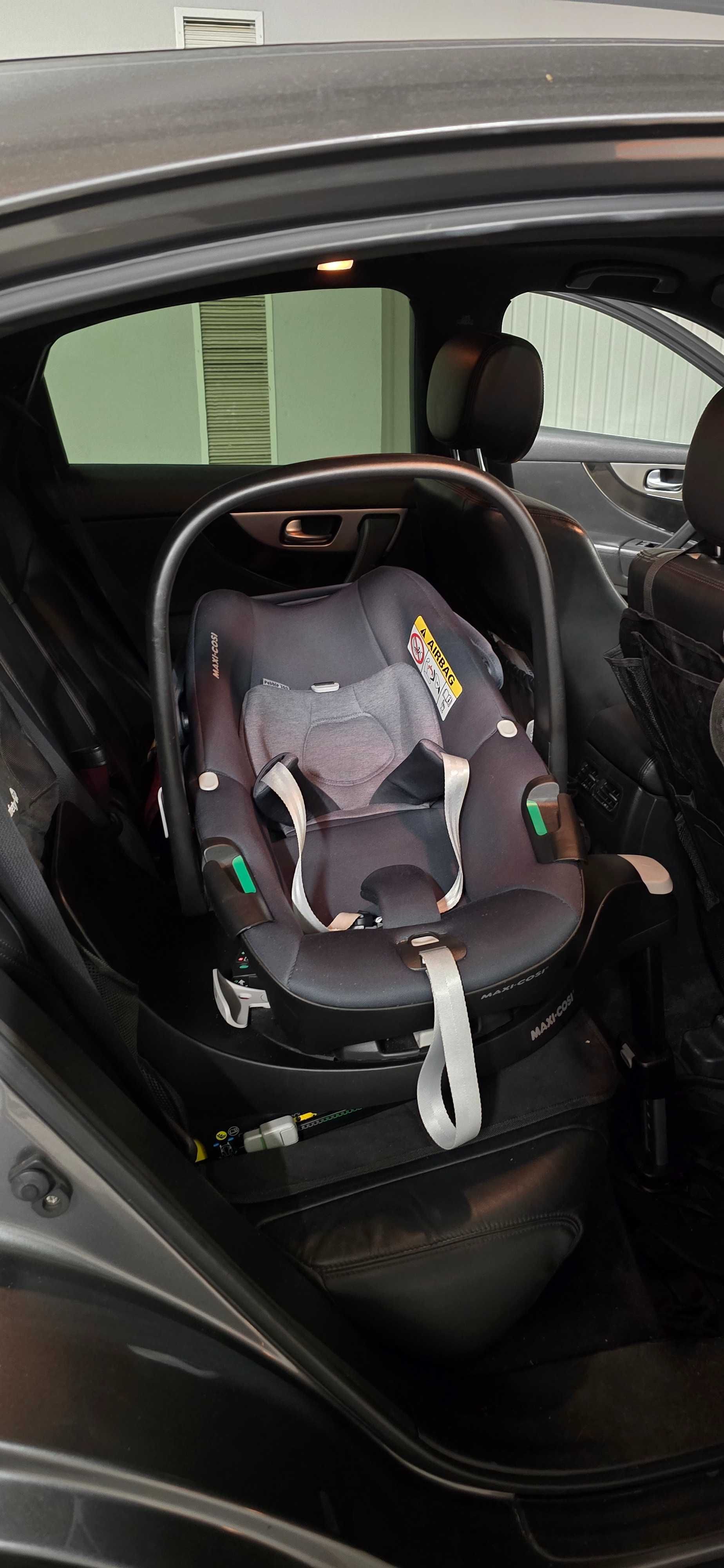 Maxi-Cosi Pebble 360 (до 83см) с база FamilyFix360, като нови