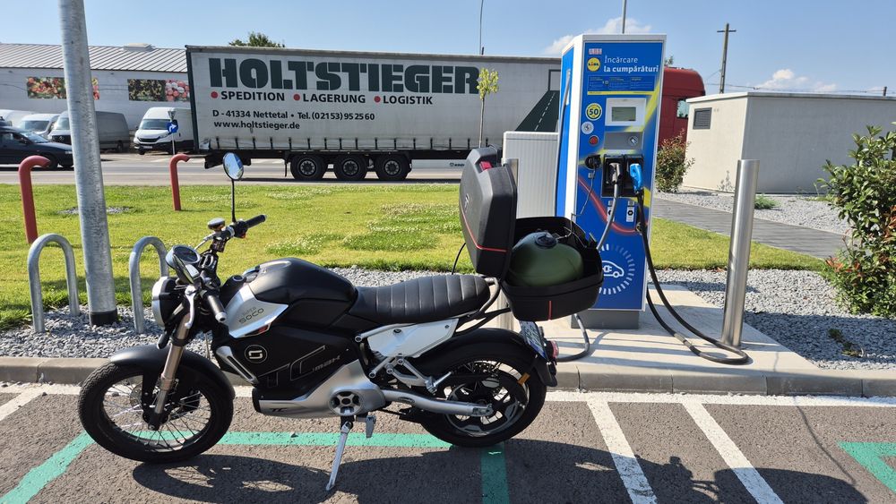 Adaptor motociclete scutere trotinete electrice la statii publice