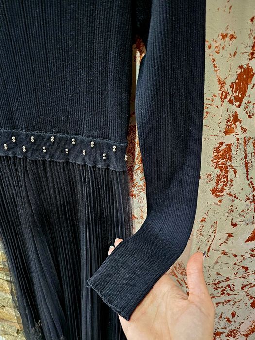 Дълга черна рокля