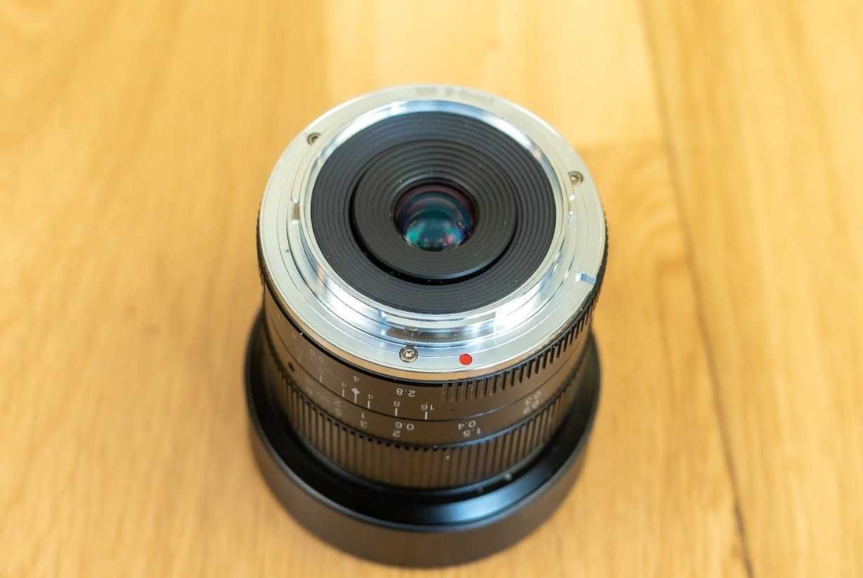 Obiectiv 7Artisans 12 mm f/2.8 pentru Canon EF-M (wide angle)
