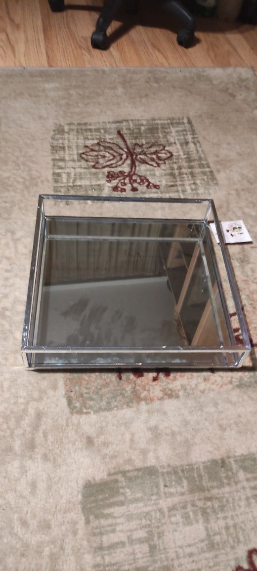 Огледало в метална рамка тип поднос 38/38 см