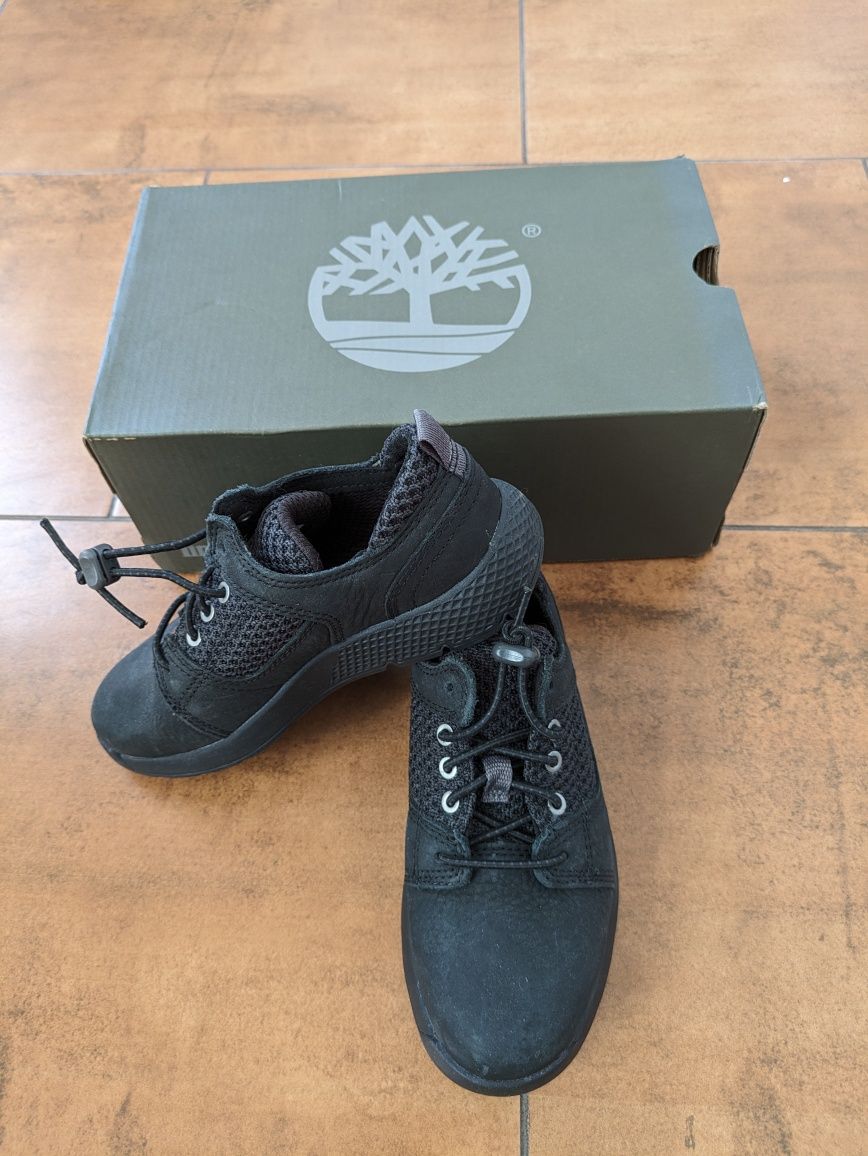 Vând papuci / adidasi Timberland