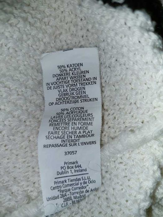 Pulover ivoire cu nasturi
