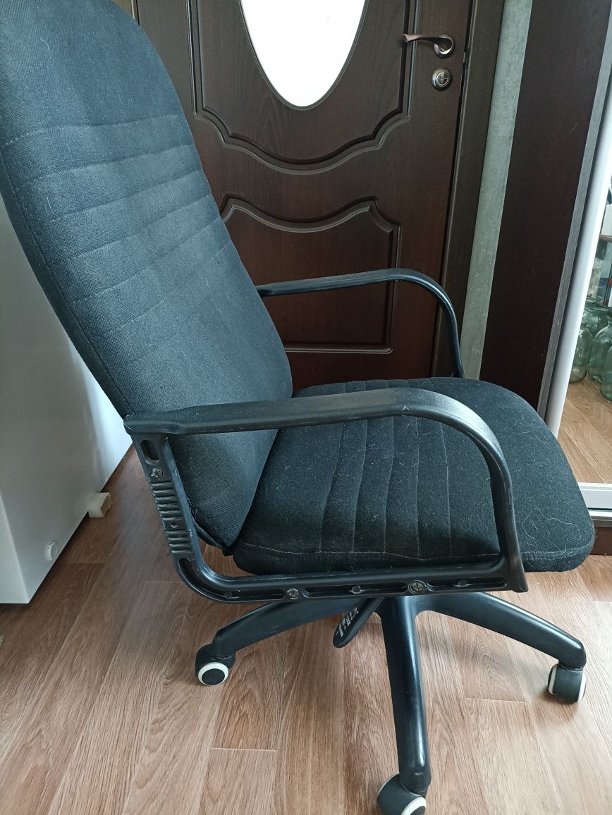 Продам компьютерное кресло