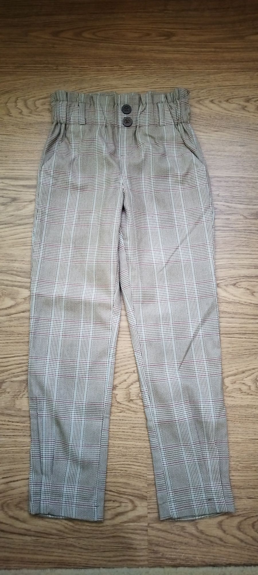 Pantaloni pentru fete, marca Reserved, marimea 140.