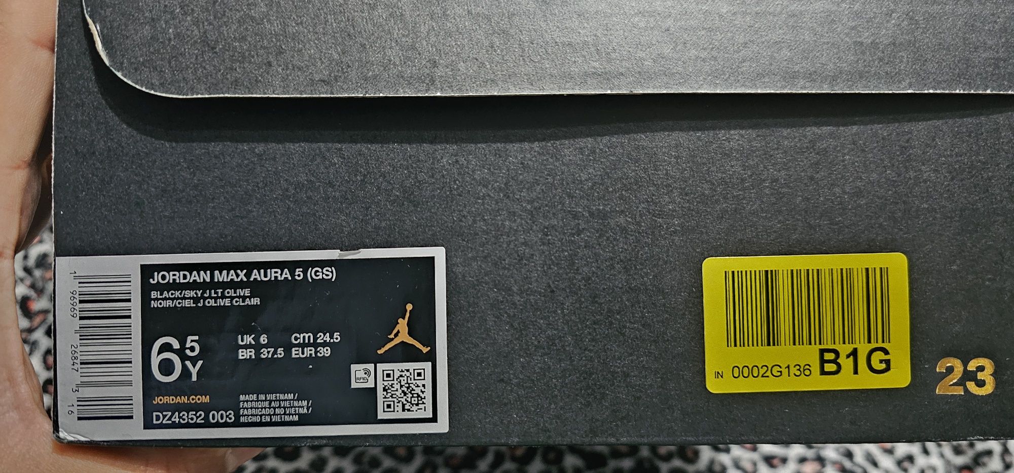 Jordan Max Aura 5 - noi, in cutie, 100% originali.