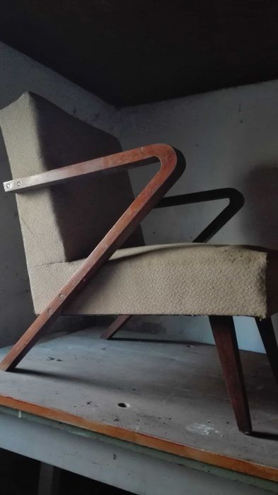 Дървени столове тип фотьойл