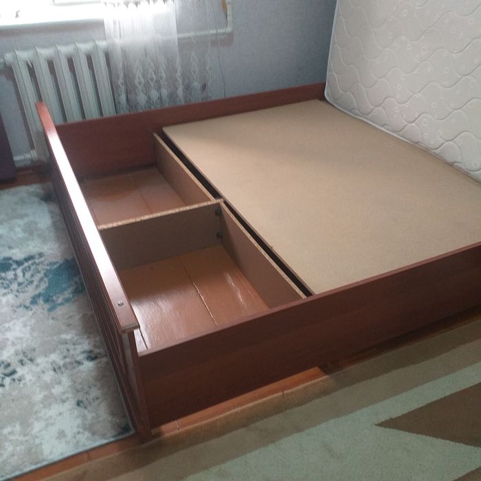 СРОЧНО! Продам 2х спальную кровать