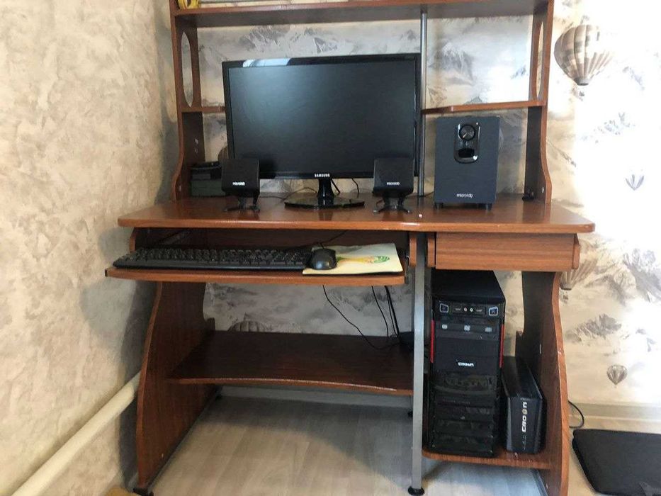 компьютерный стол БУ