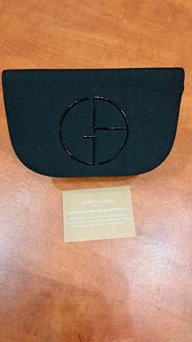 Чантата Giorgio Armani