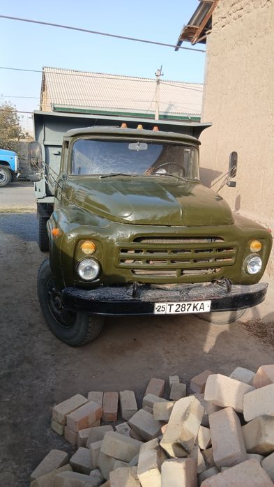 Zil selxoz yuk  uzi agdaruvchi Balonlari yaxshi ishlab turgan mashina