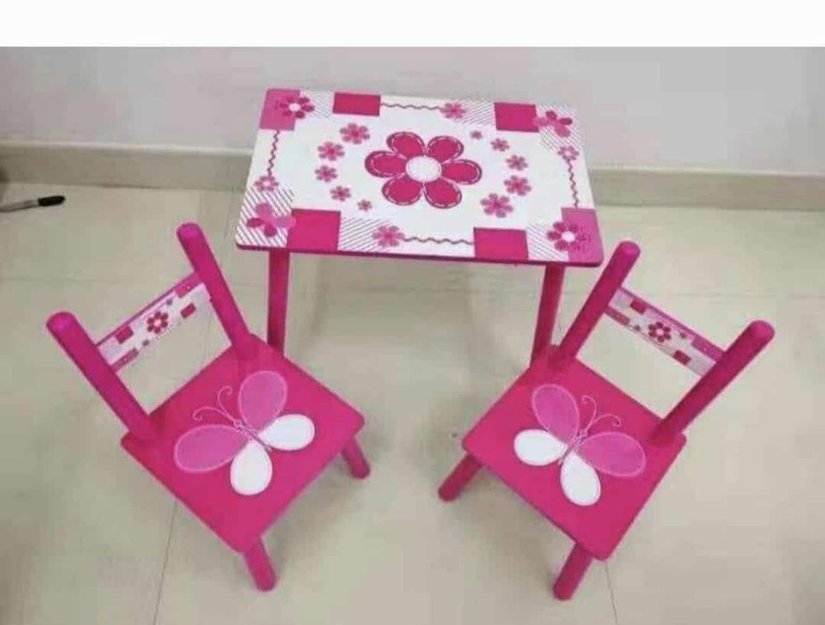Set masuta cu doua scaune pentru copii, din MDF, roz cu alb, 59x39x40