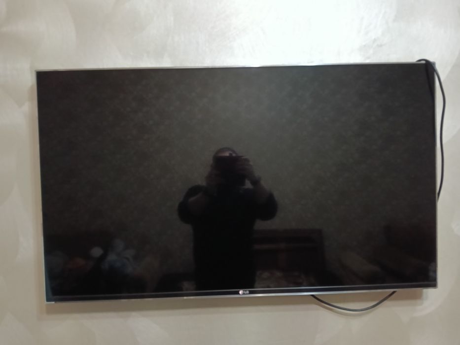 Продам на запчасти телевизор LG 3D dmart tv