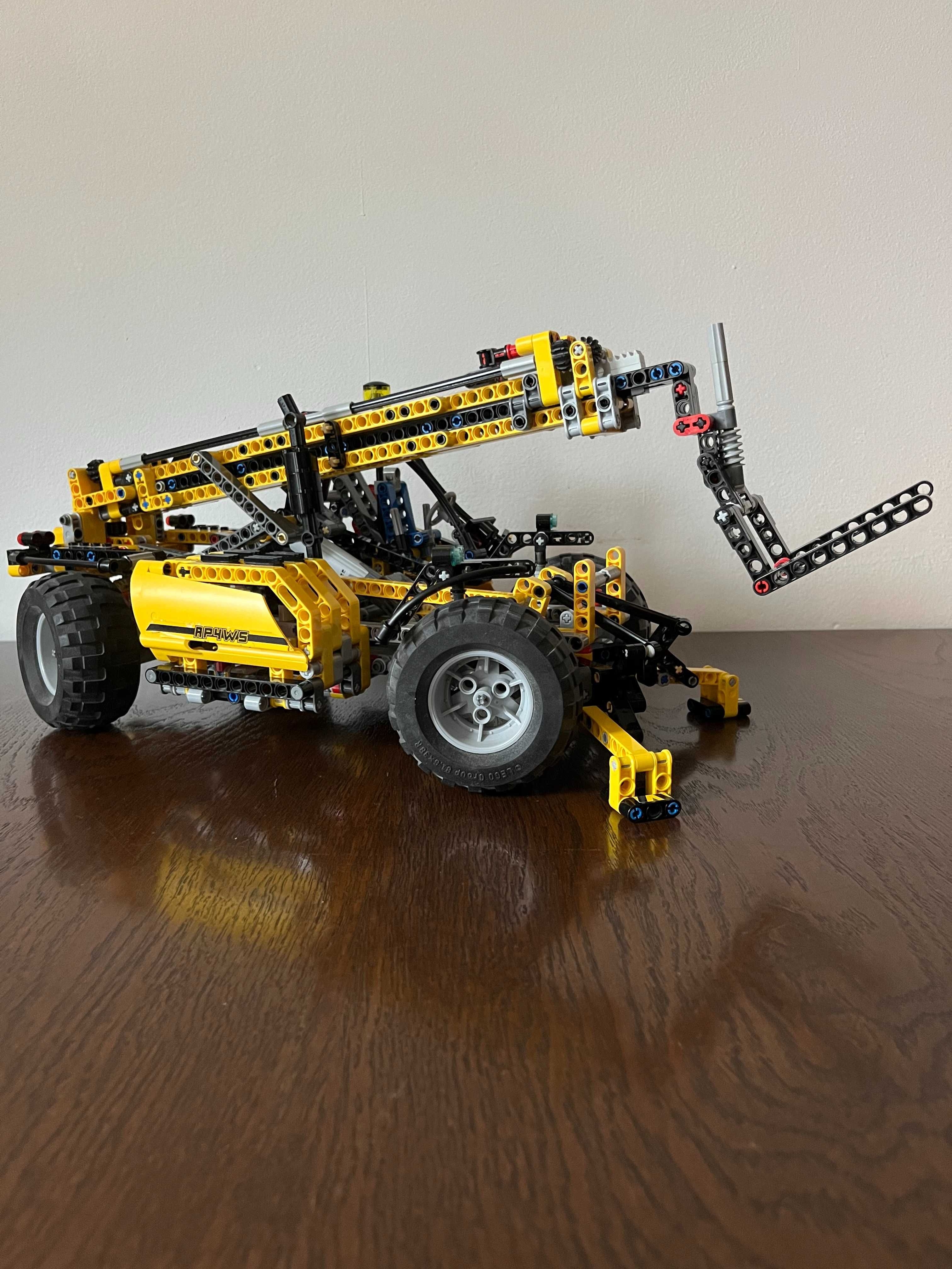 Продавам LEGO TECHNIC  8295