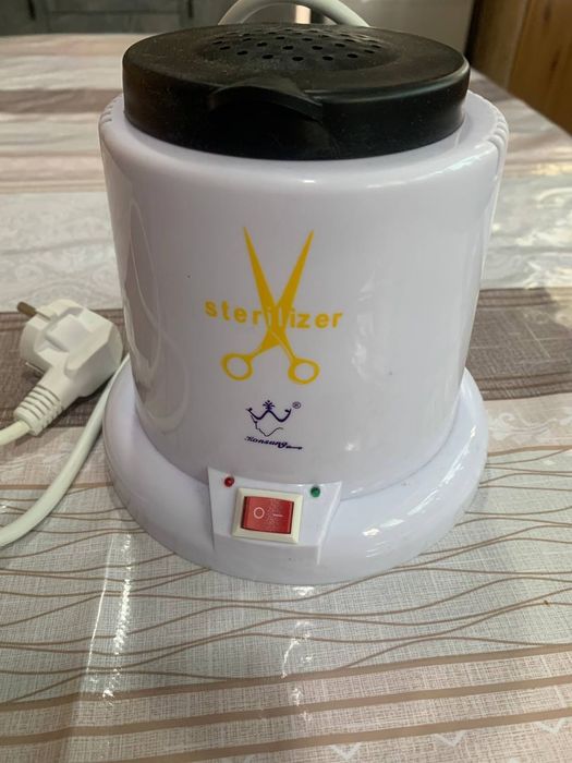 Продается маникюрный аппарат для стерилизации инструментов.