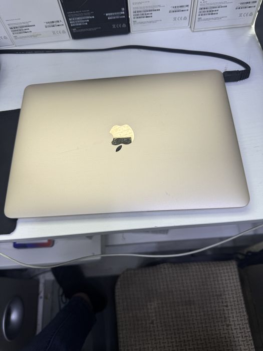 Mackook yaxwi holatda