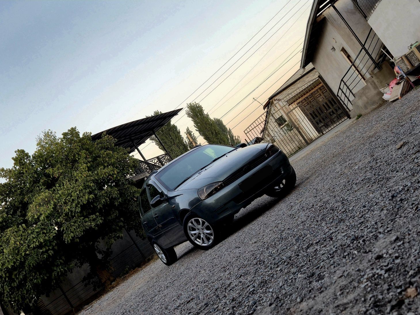 Lada Kalina Sotiladi
