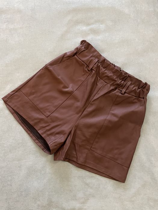 Кожени къси панталонки
