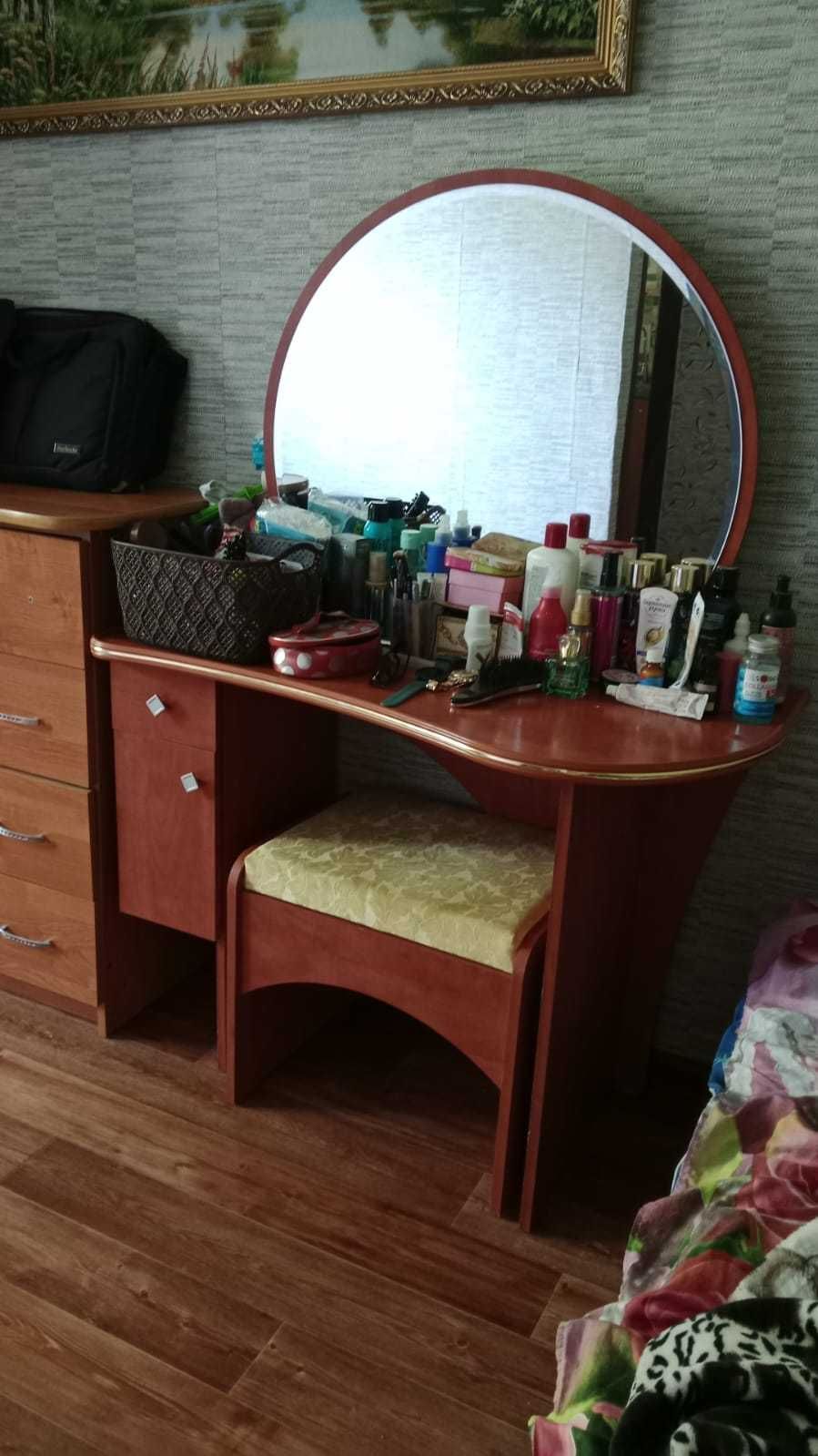 Трюмо для спальни