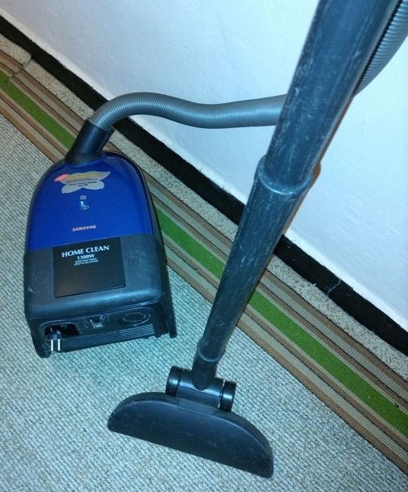 Прахосмукачка и Кафе машина.