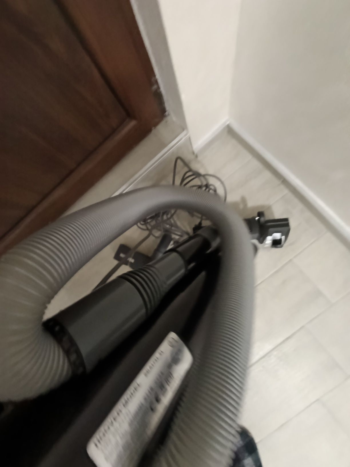 Вертикална прахосукачка циклон Hoover