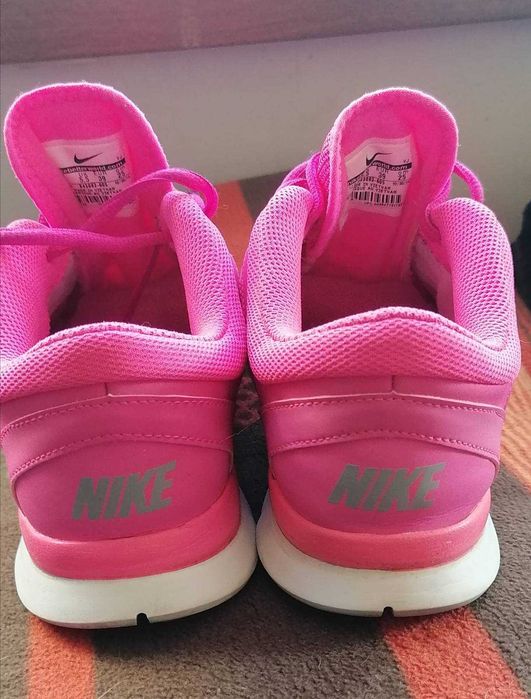 Nike маратонки , дамски спортни маратонки , Найк обувки