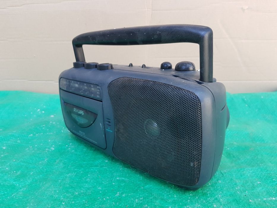 Radio Casetofon Philips  vechi model  AQ 4150, made in Holland