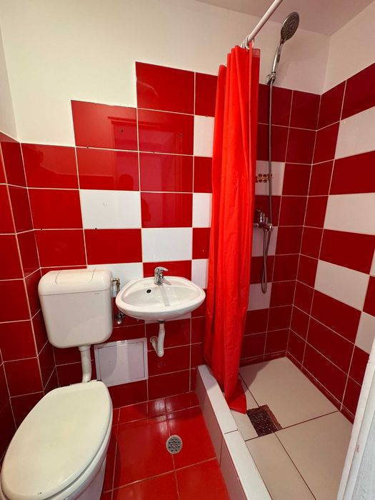 [PF] Garsonieră în zona Plopilor, renovată și utilată, cu boxă proprie