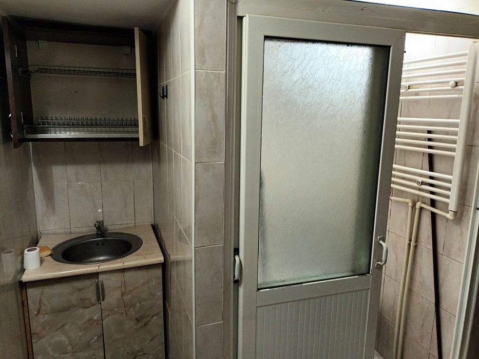 Închiriez garsoniera