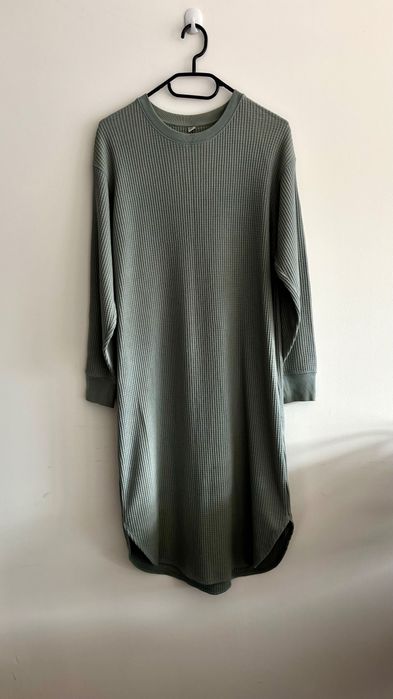 Рокля Uniqlo в идеално състояние. S