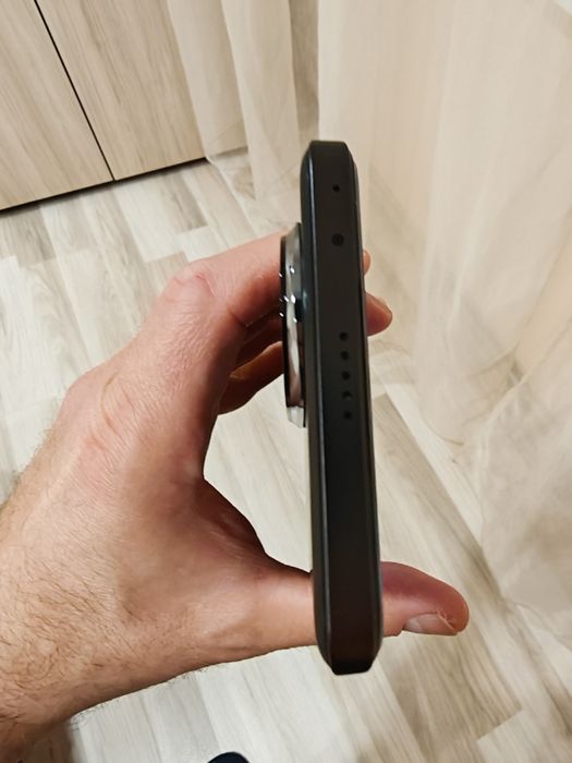 Продавам Honor 200 Pro в гаранция