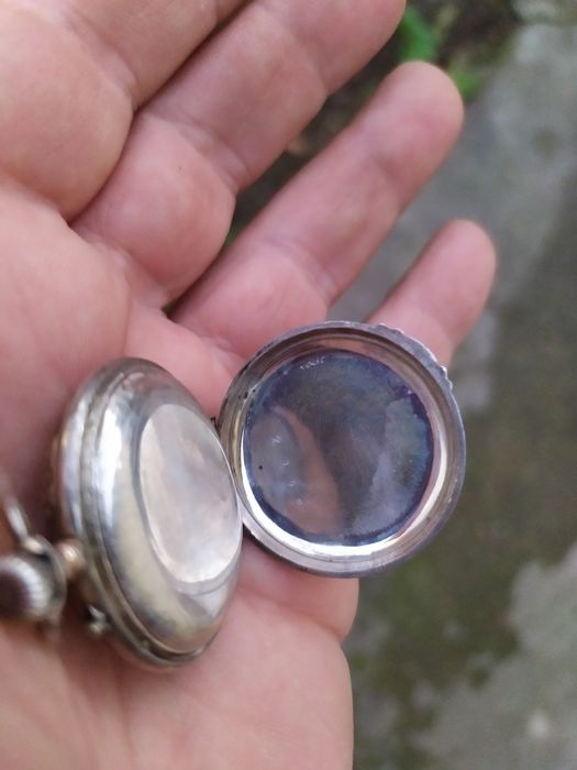 Стар сребърен джобен часовник