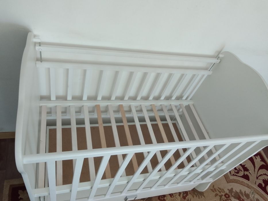 Манеж. б/у. белый.