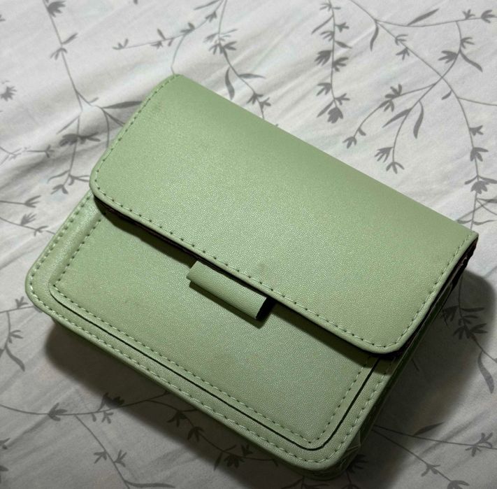 Ayollar uchun mavsus sumkalar