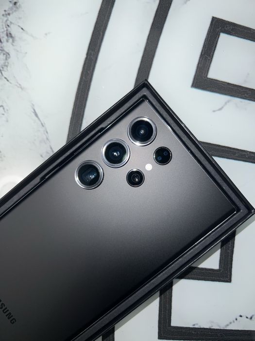Samsung Galaxy S23 Ultra 5G / 256GB / 8GB RAM + Huse cadou