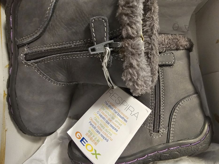 Нови ботуши Geox   за момиче 20 номер