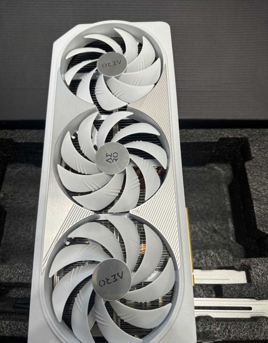 Видеокарта 4090 (б.у.)