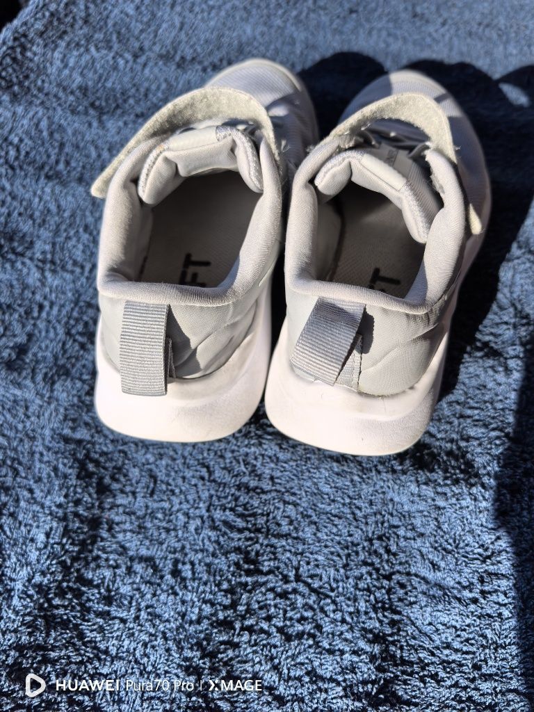 Детски маратонки nike. Номер 31.5 стелка 19.5см в отлично състояние