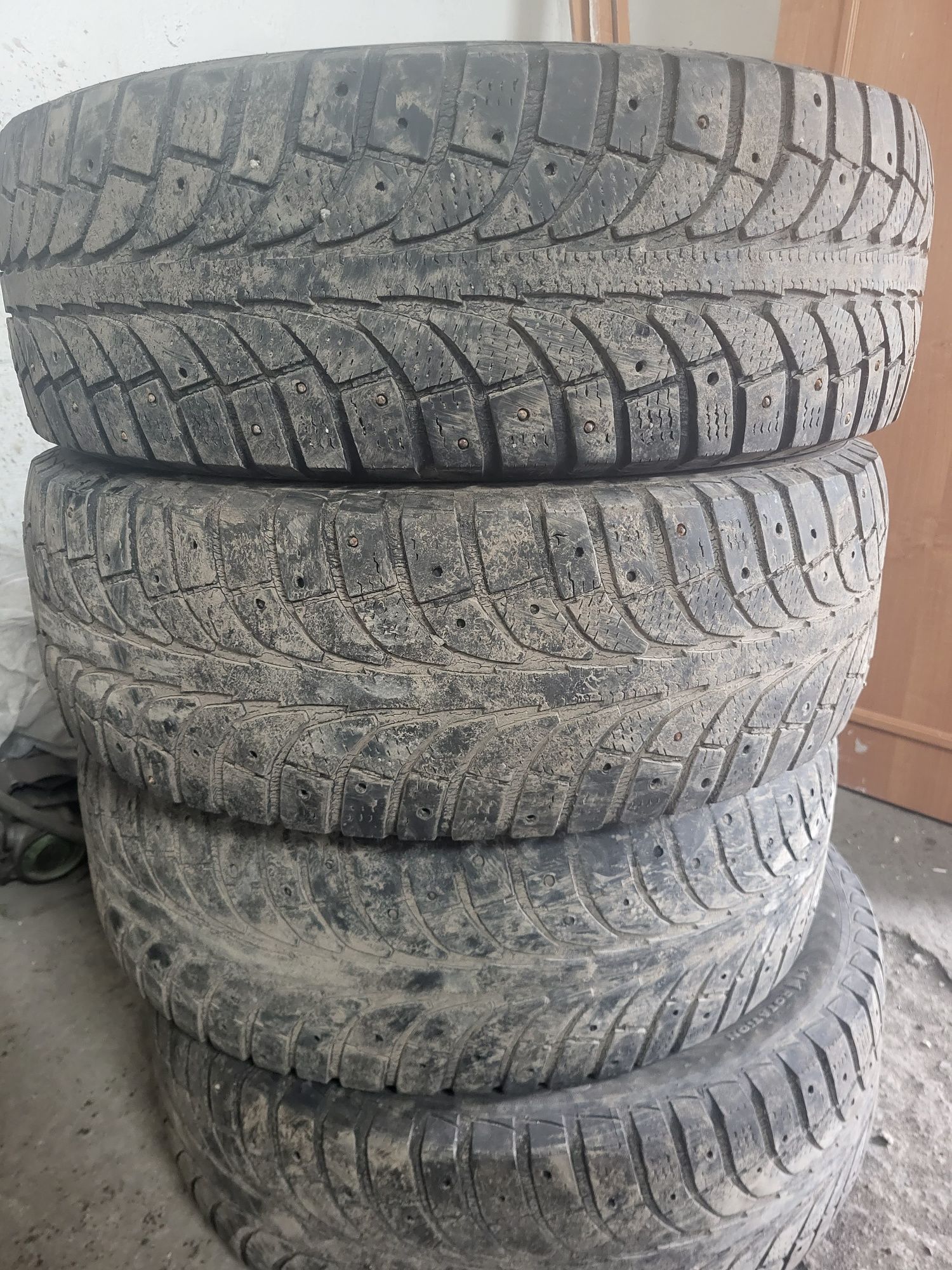 Продаю автошины 225/60 R17