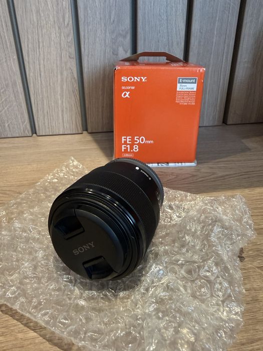 Obiectiv foto Sony - FE, 50mm, f/1.8