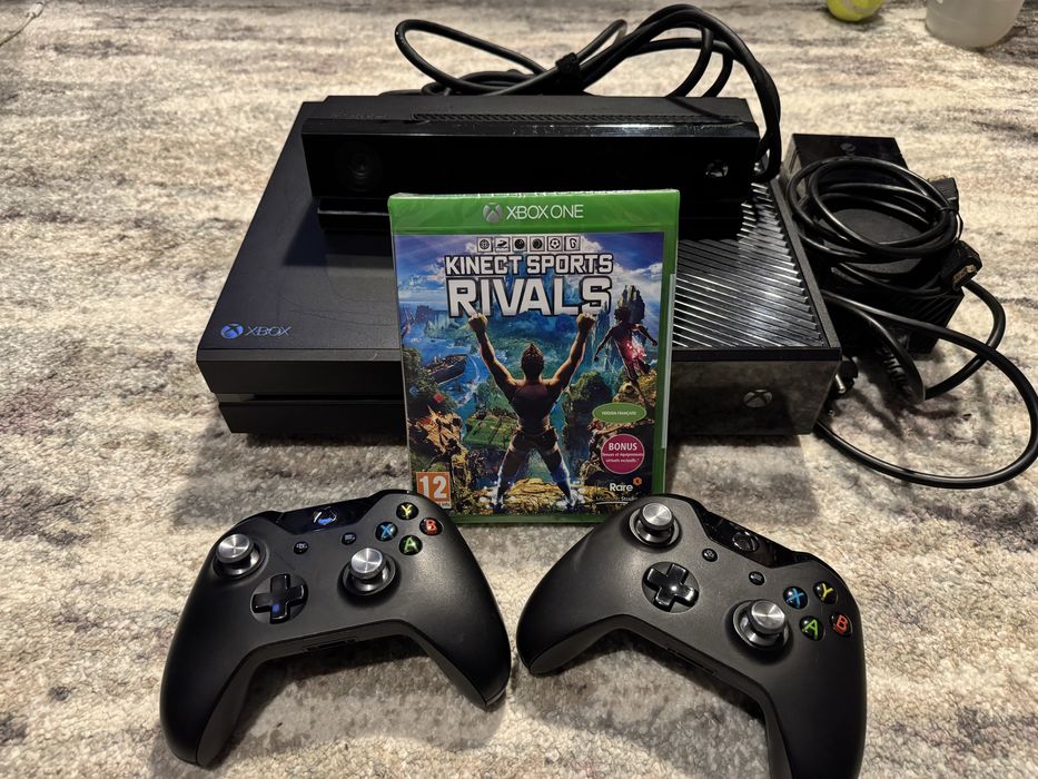 Xbox One + 2 controllere + Kinect + Joc Kinect Rivals SIGILAT