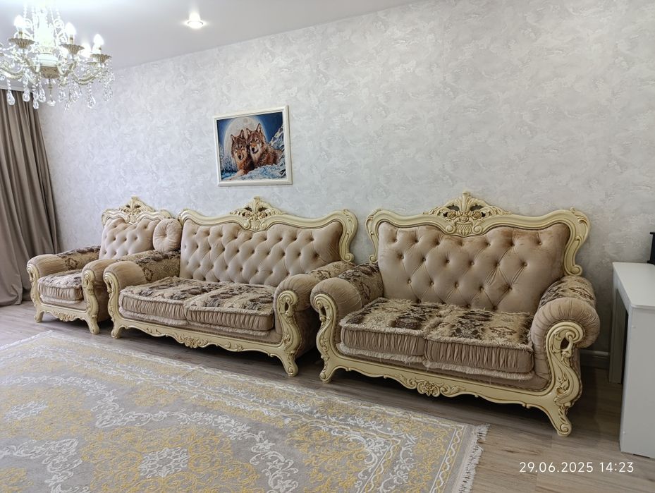 Продам Королевский Диван тройка