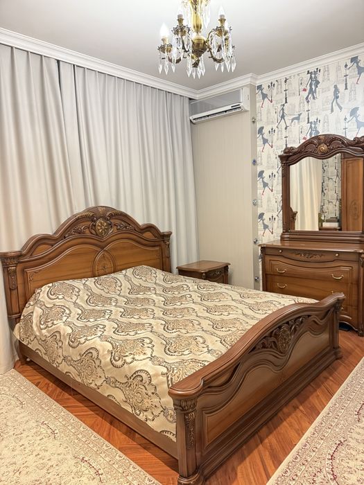 Продам спальный гарнитур