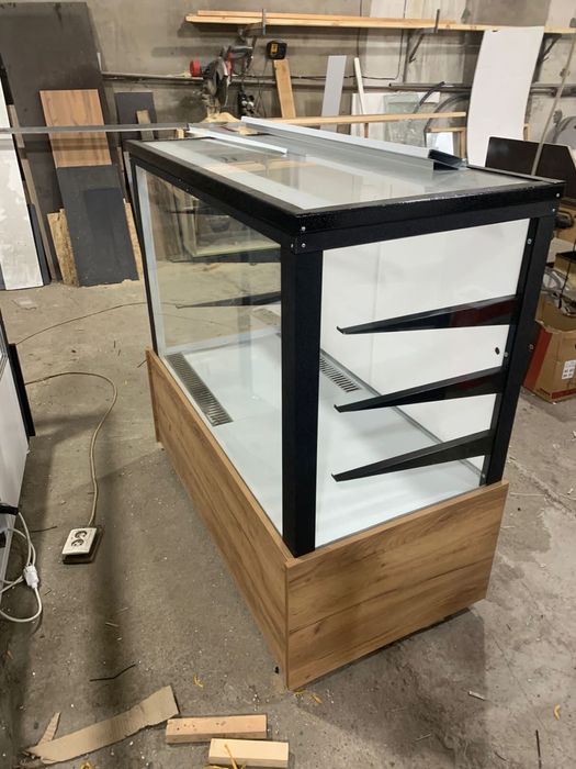 Холодильная витрина