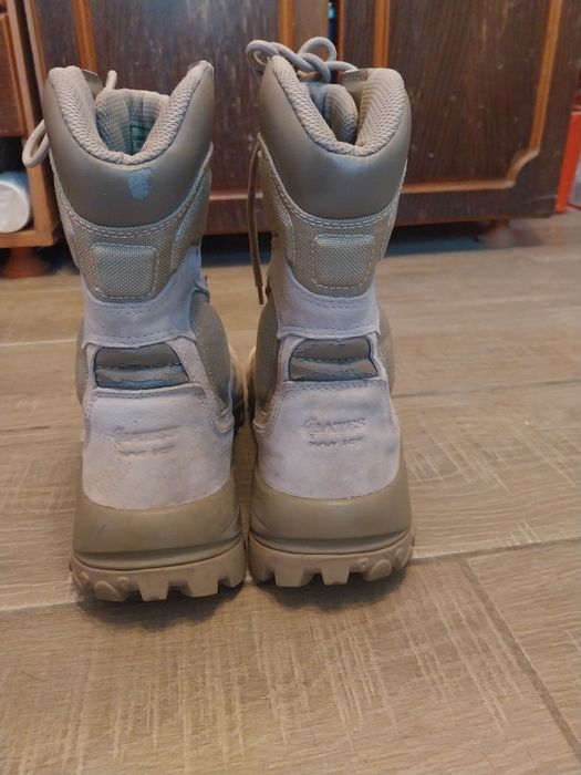 Bocanci Bates impecabili