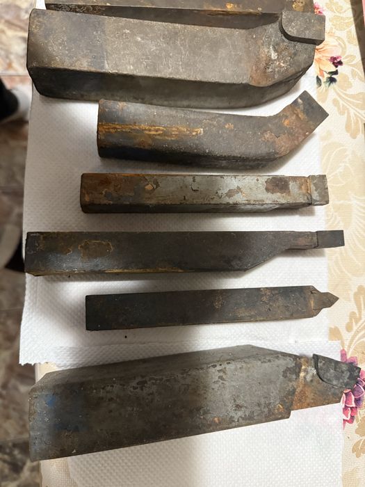 Vând cuțite strung (diverse dimensiuni)