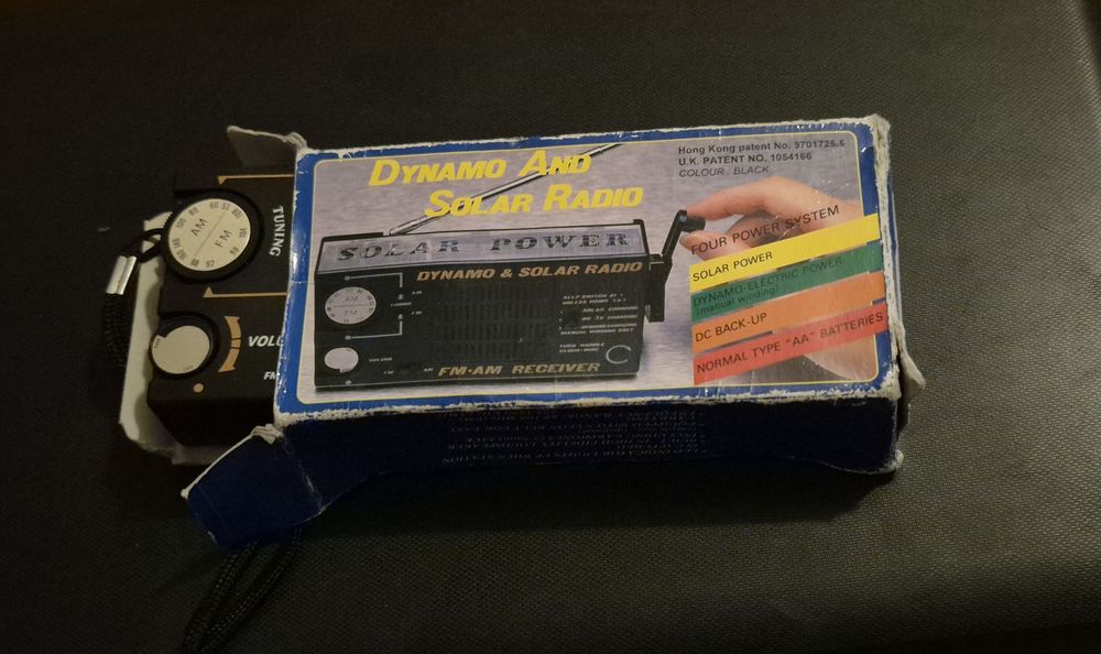 Radio FM-AM Receiver Dynamo&Solar 1980