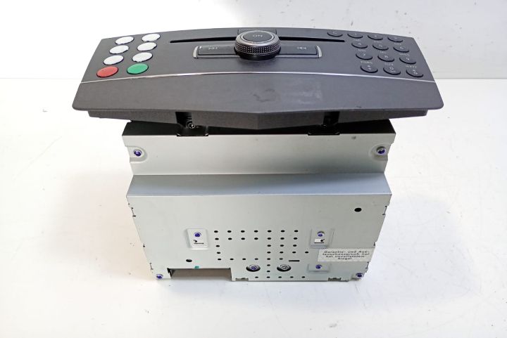 Radio  CD player A2049069701 Mercedes-Benz C-Class W204/S204